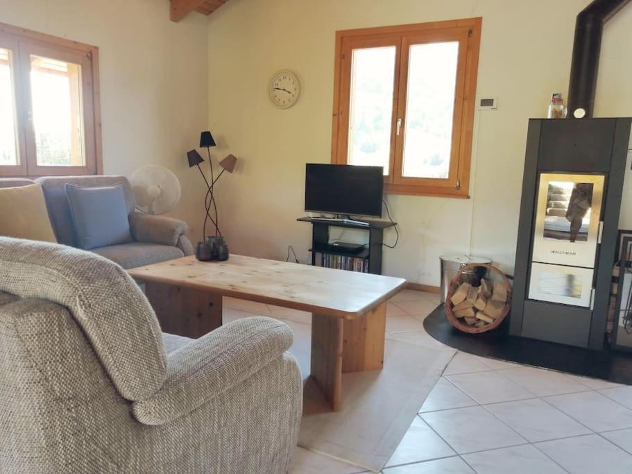 Confortable Chalet Avec Magnifique Vue En Gruyere. Charmey Bagian luar foto